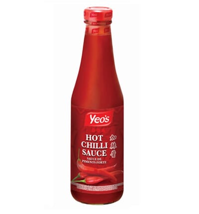 15873b 15873 hot chili sauce yeos 300ml.jpg